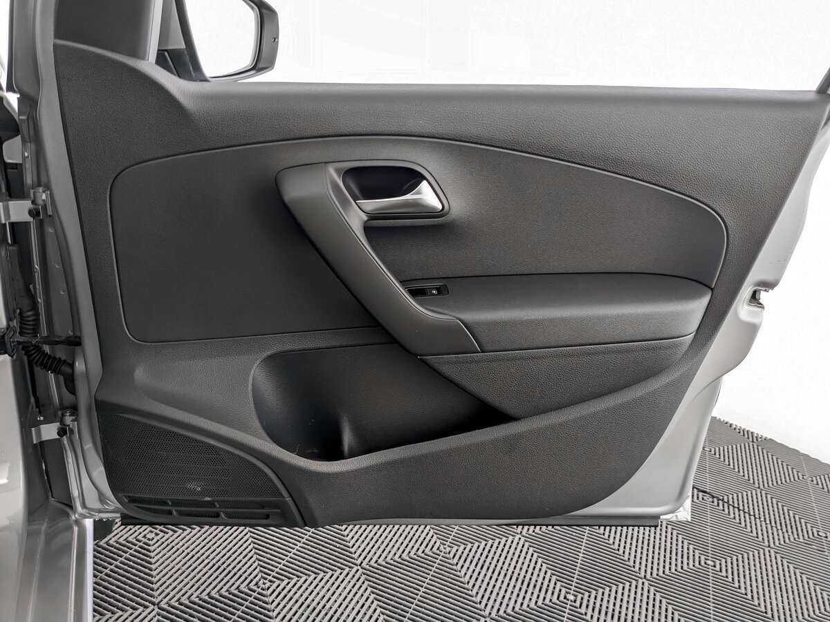 Volkswagen Polo б/у, 2019, Механическая. Фото: #22