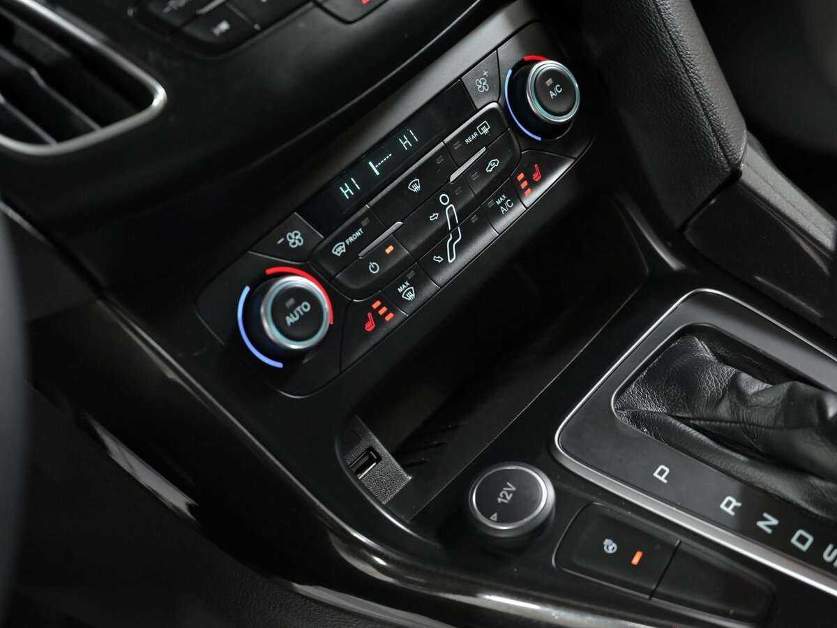 Ford Focus б/у, 2016, Автоматическая. Фото: #12