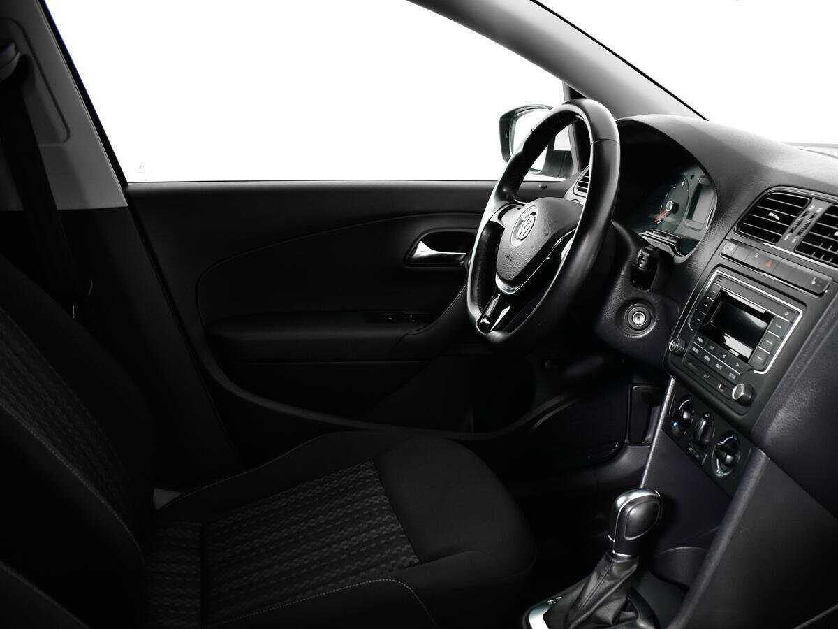 Volkswagen Polo б/у, 2015, Автоматическая. Фото: #4