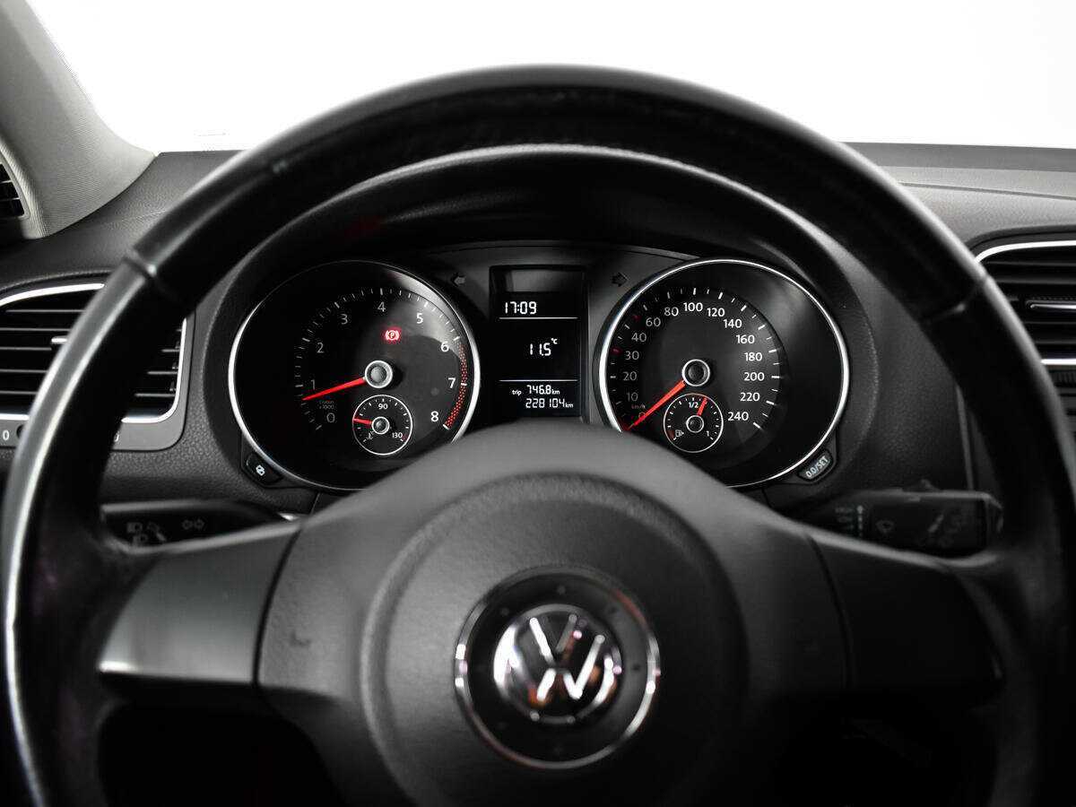 Volkswagen Golf б/у, 2012, Механическая. Фото: #10