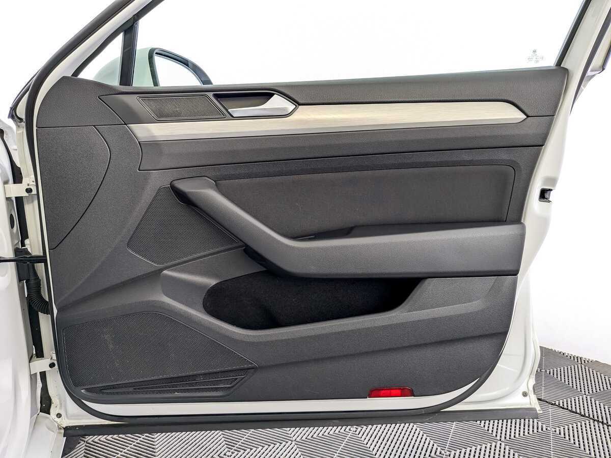 Volkswagen Passat б/у, 2016, Роботизированная. Фото: #21