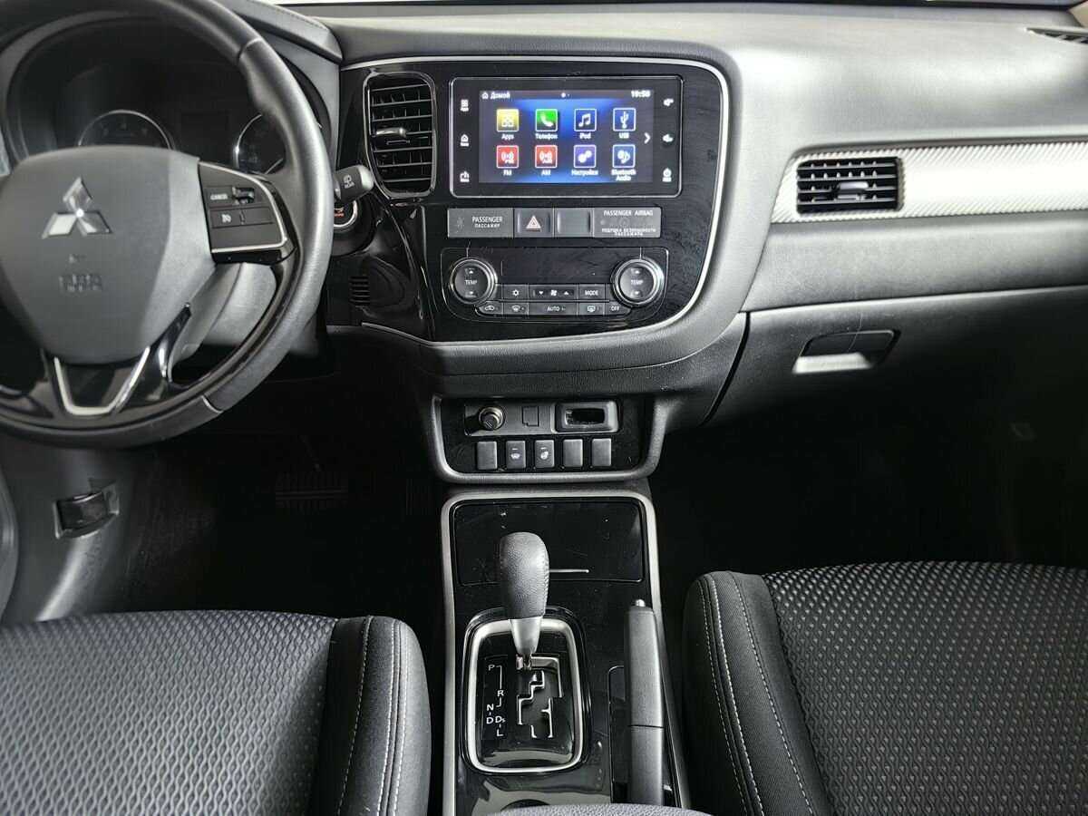 Mitsubishi Outlander б/у, 2018, Вариатор. Фото: #10