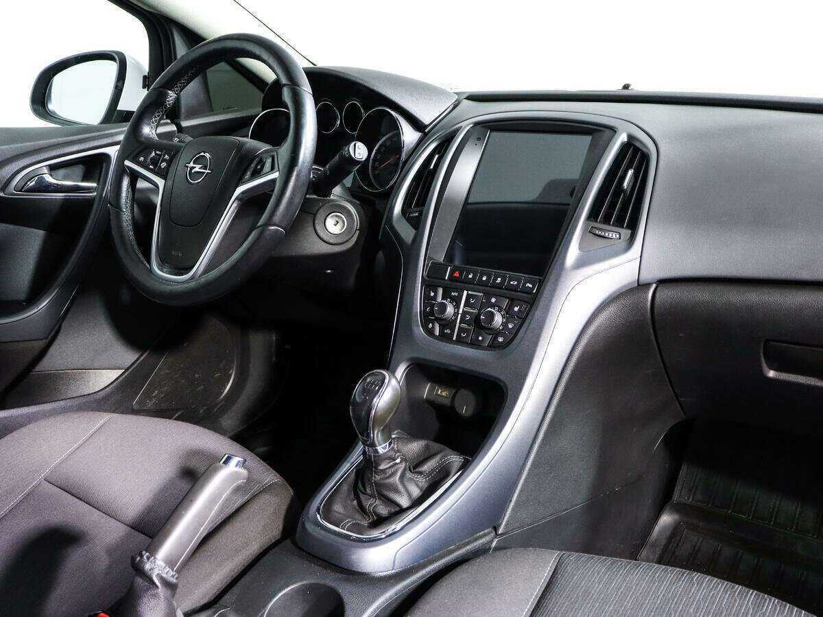 Opel Astra б/у, 2013, Механическая. Фото: #8