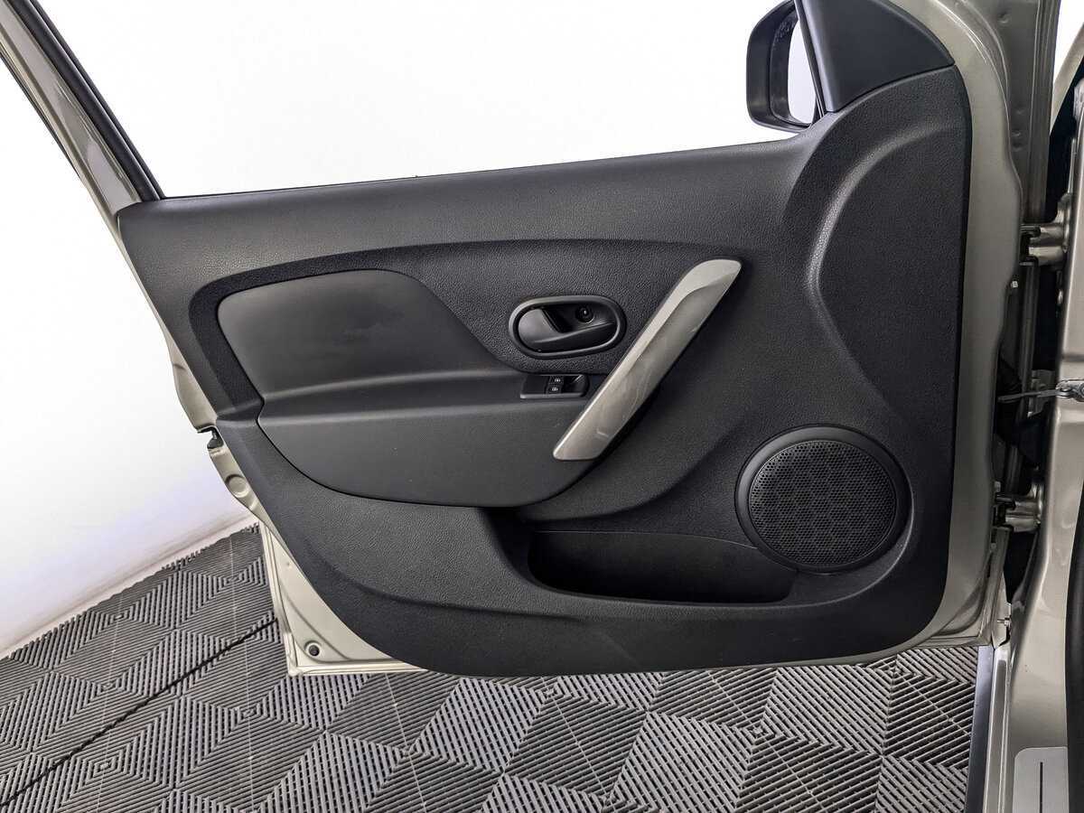 Renault Sandero б/у, 2021, Механическая. Фото: #14