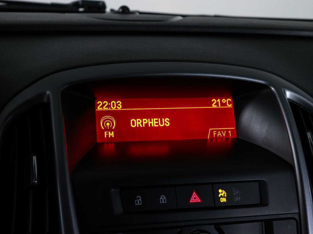 Opel Astra б/у, 2012, Автоматическая. Фото: #18