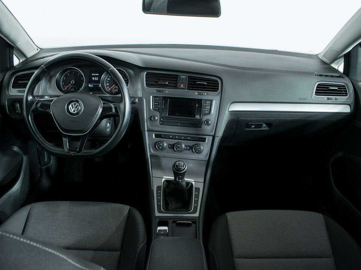 Volkswagen Golf б/у, 2013, Механическая. Фото: #11