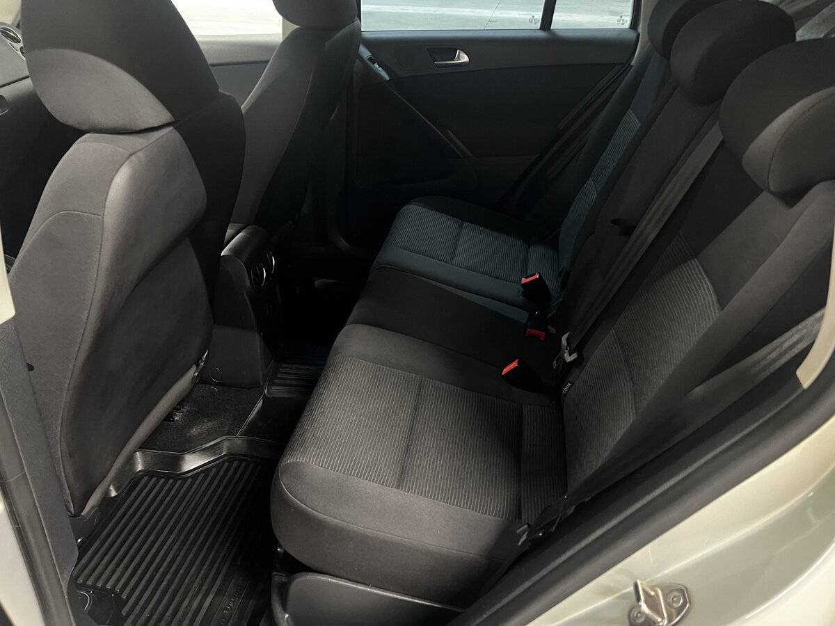 Volkswagen Tiguan б/у, 2012, Автоматическая. Фото: #11