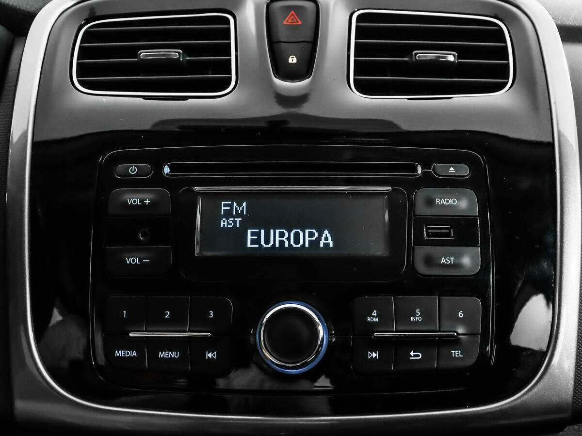 Renault Logan б/у, 2014, Механическая. Фото: #12