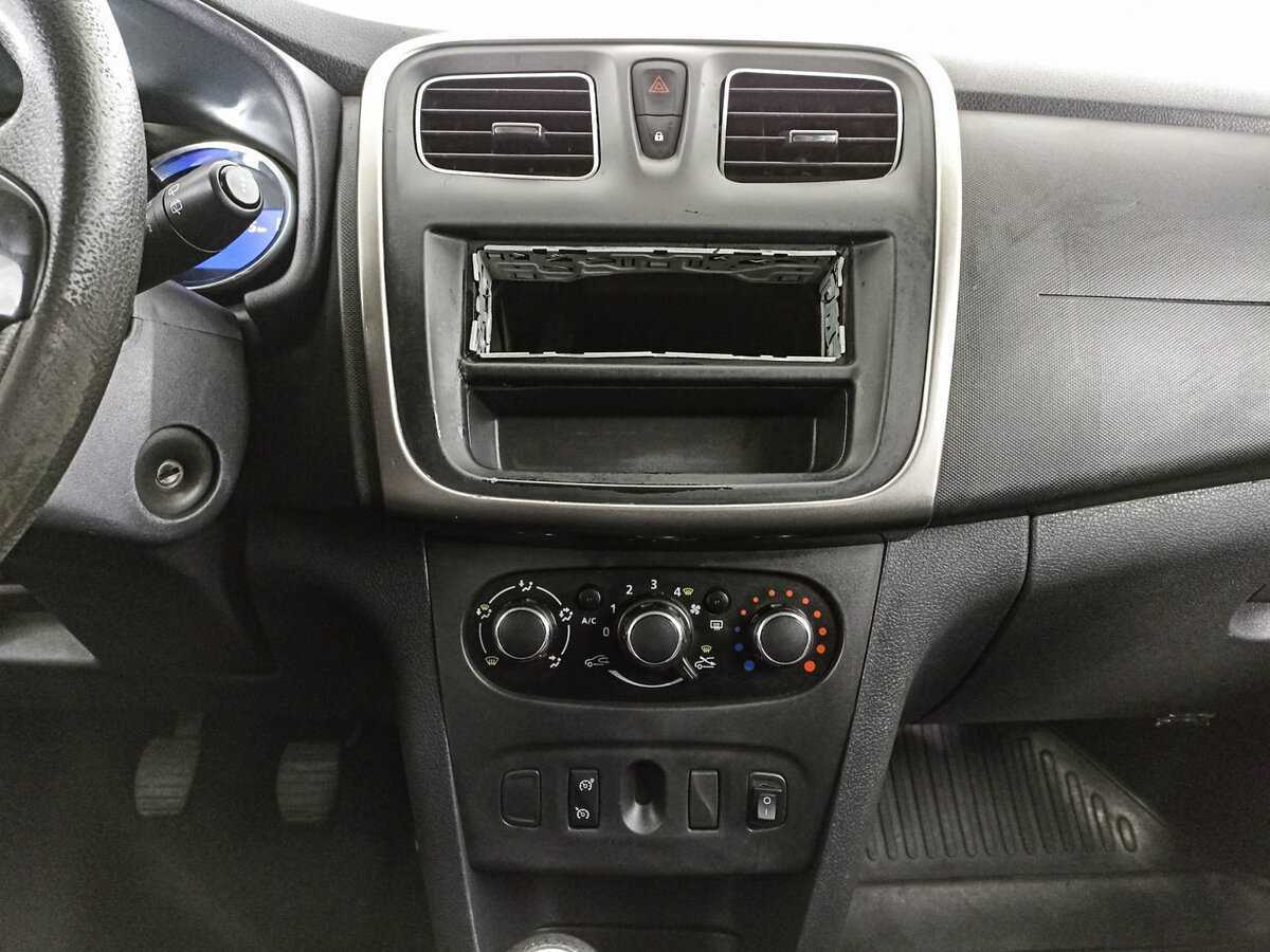 Renault Sandero б/у, 2017, Механическая. Фото: #12