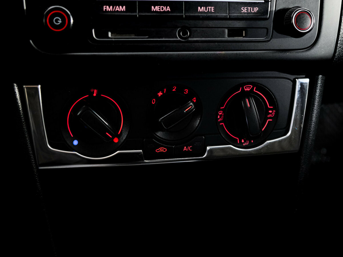 Volkswagen Polo б/у, 2016, Автоматическая. Фото: #10