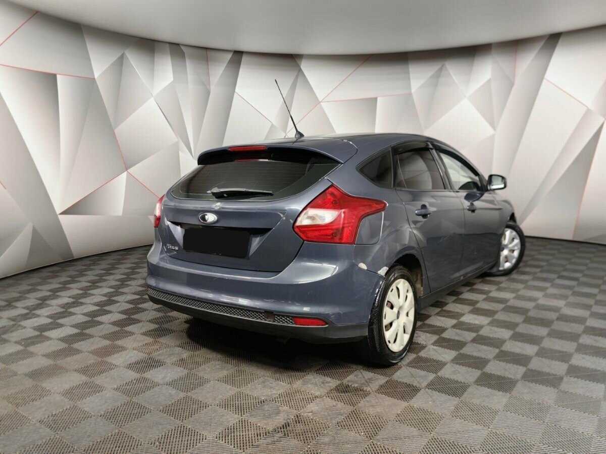 Ford Focus б/у, 2012, Механическая. Фото: #1