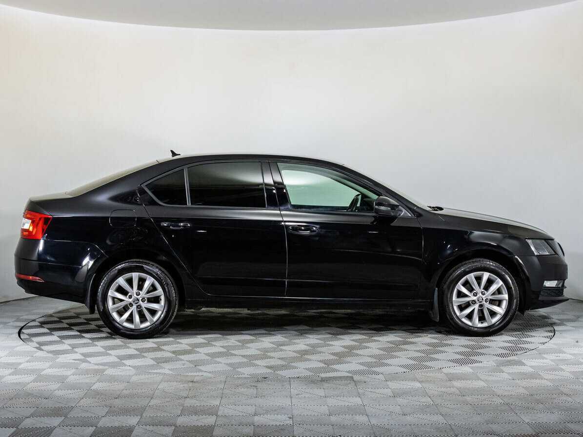 Skoda Octavia б/у, 2018, Механическая. Фото: #3