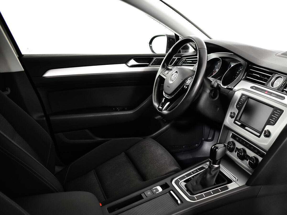 Volkswagen Passat б/у, 2016, Роботизированная. Фото: #4