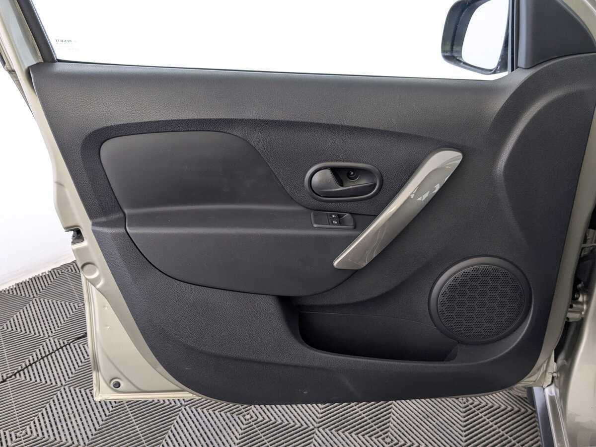 Renault Sandero б/у, 2021, Роботизированная. Фото: #16