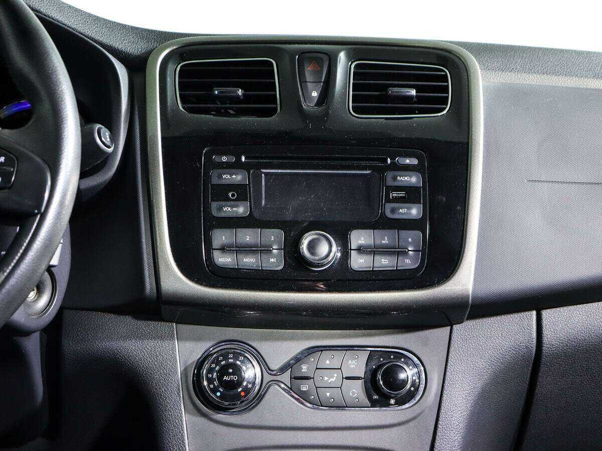 Renault Sandero б/у, 2016, Механическая. Фото: #10