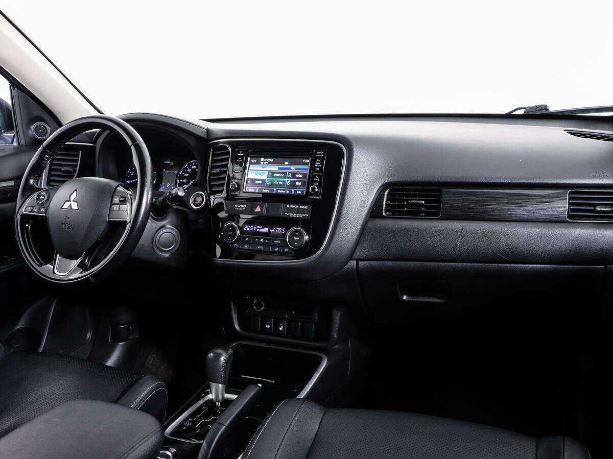 Mitsubishi Outlander б/у, 2017, Вариатор. Фото: #6