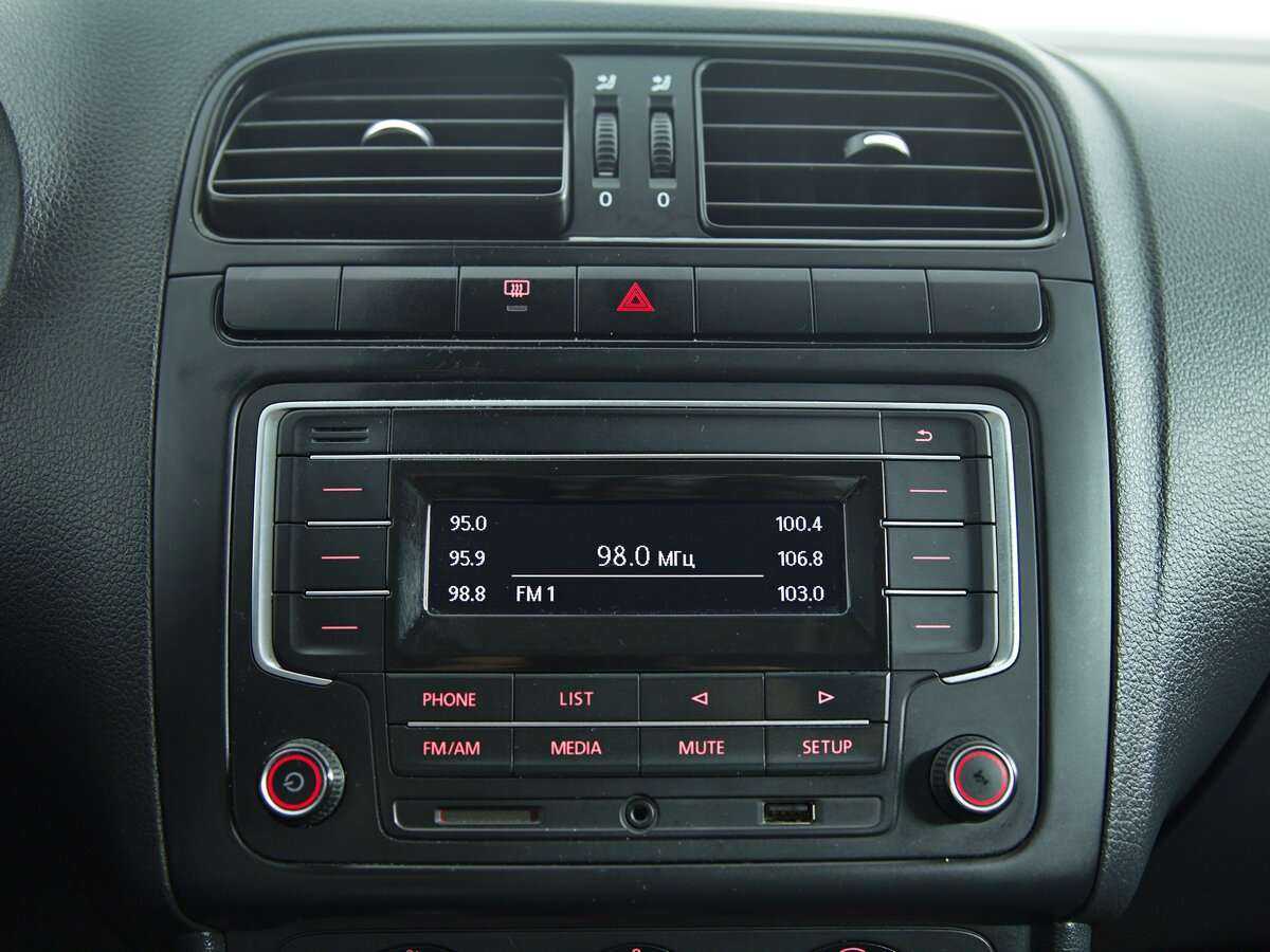 Volkswagen Polo б/у, 2019, Механическая. Фото: #11