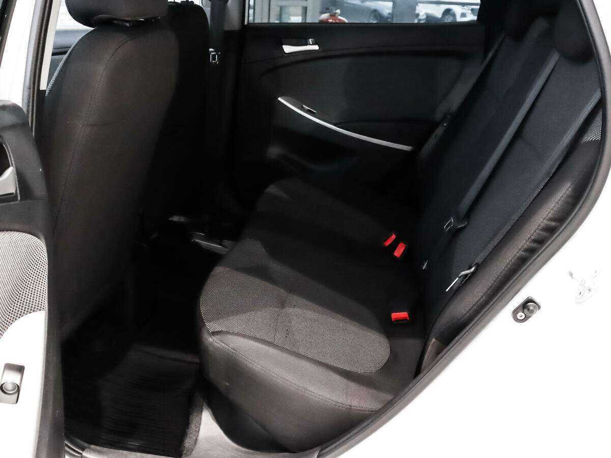 Hyundai Solaris б/у, 2012, Автоматическая. Фото: #9