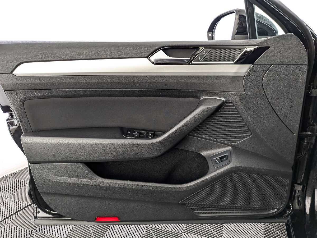 Volkswagen Passat б/у, 2018, Роботизированная. Фото: #14