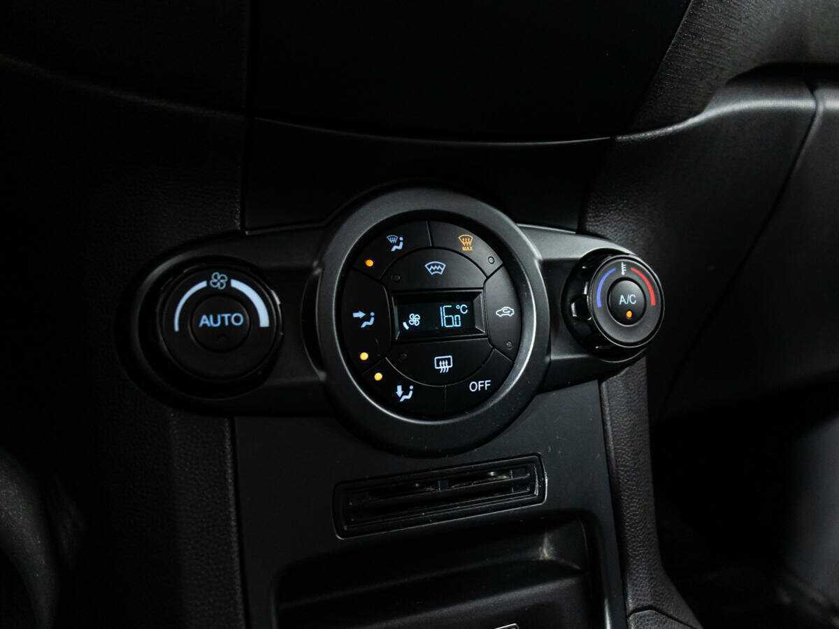 Ford Fiesta б/у, 2016, Роботизированная. Фото: #14