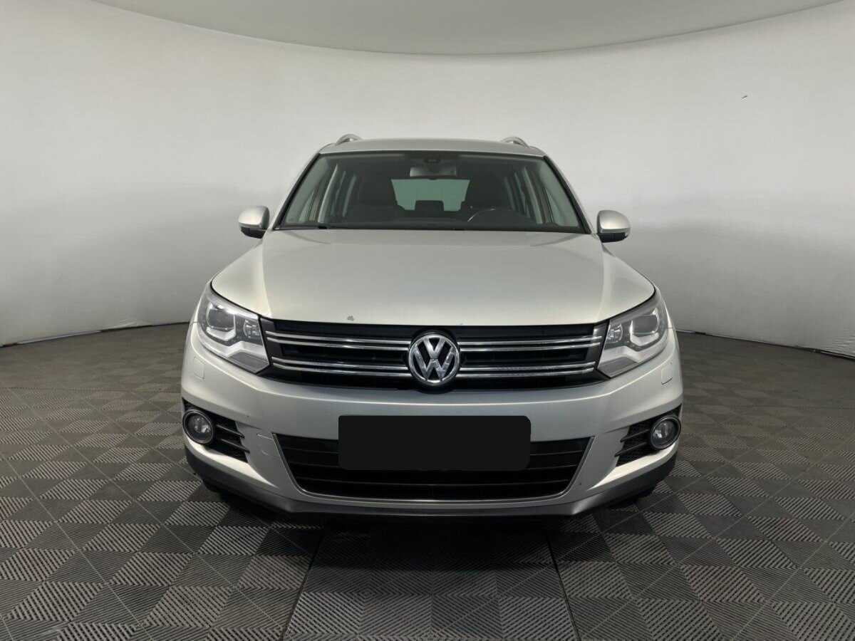 Volkswagen Tiguan б/у, 2012, Автоматическая. Фото: #1