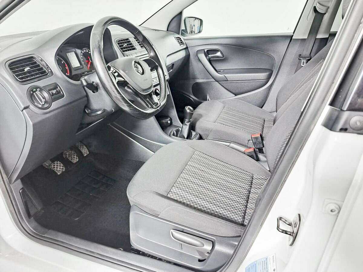 Volkswagen Polo б/у, 2015, Механическая. Фото: #14