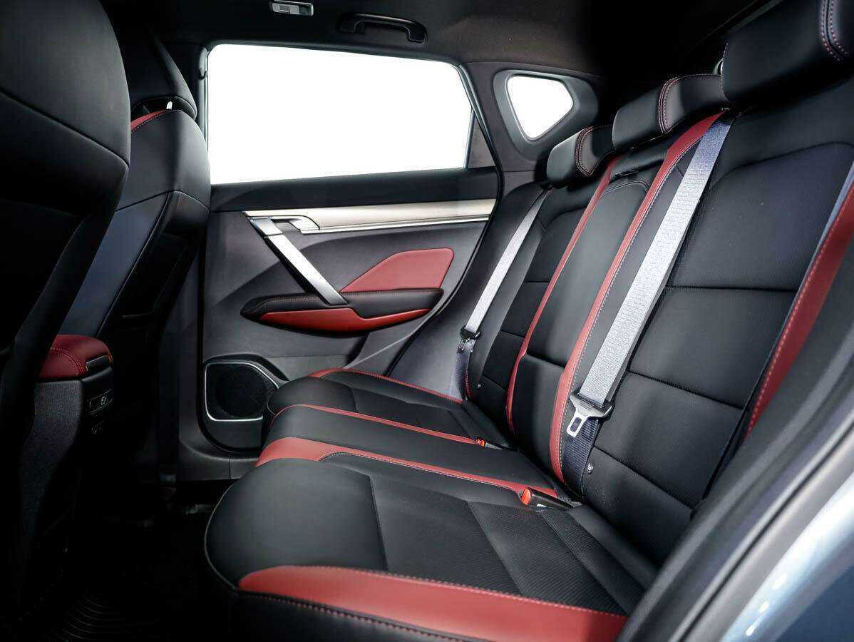 Geely Coolray б/у, 2021, Роботизированная. Фото: #12