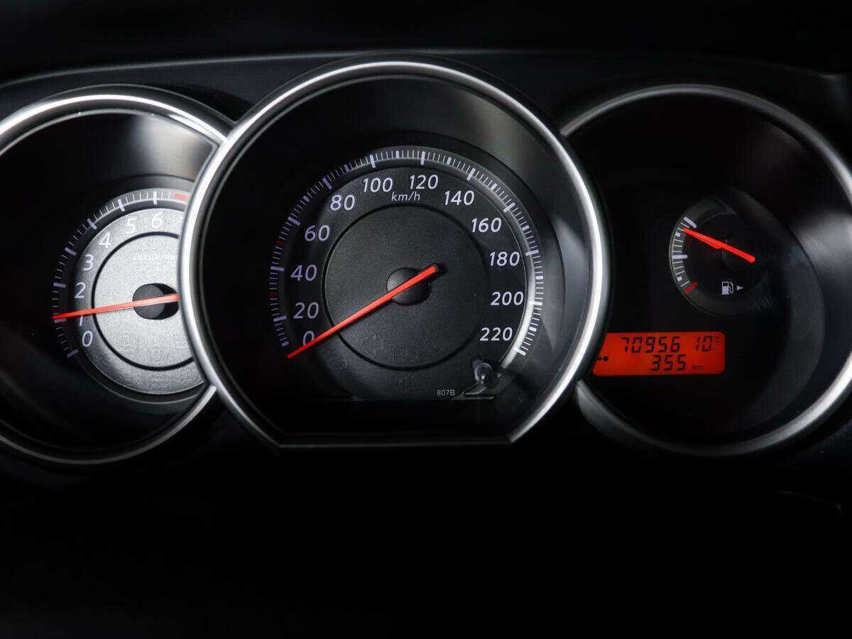 Nissan Tiida б/у, 2012, Автоматическая. Фото: #10