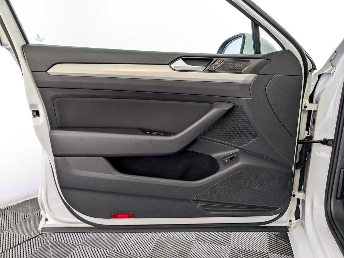 Volkswagen Passat б/у, 2016, Роботизированная. Фото: #16