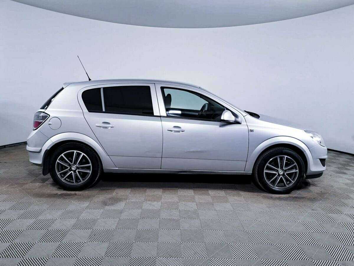 Opel Astra б/у, 2013, Механическая. Фото: #3