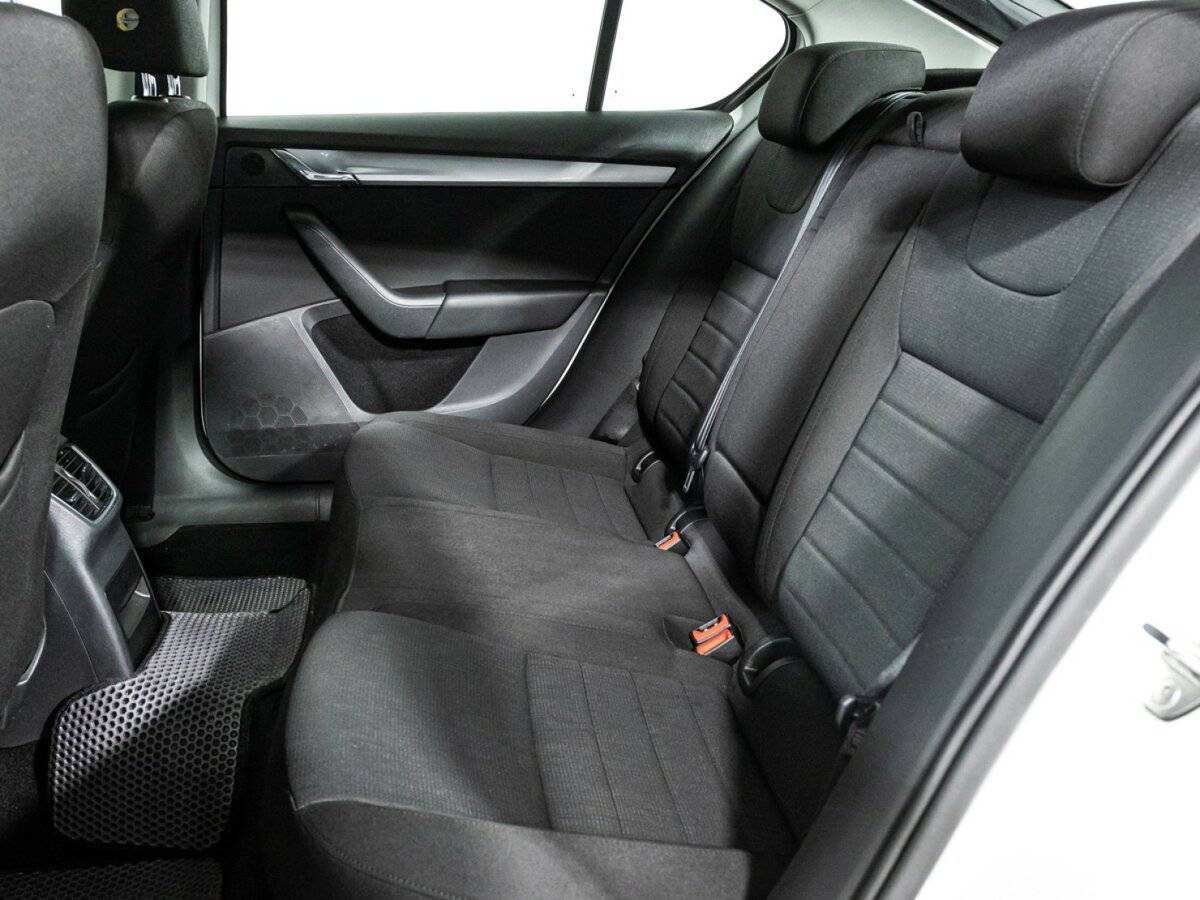 Skoda Octavia б/у, 2016, Роботизированная. Фото: #9