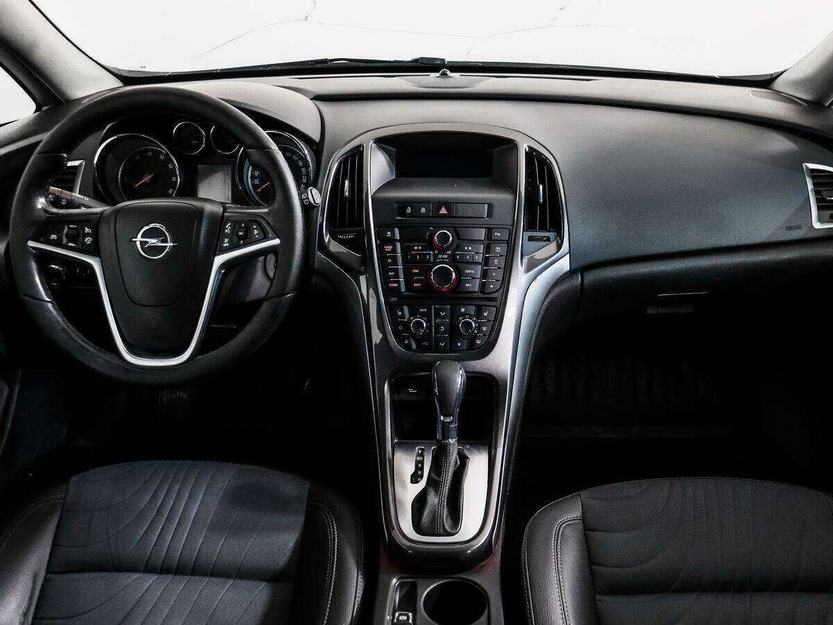 Opel Astra б/у, 2013, Автоматическая. Фото: #11