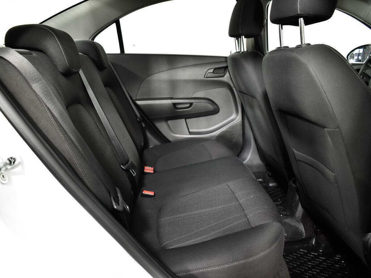 Chevrolet Aveo б/у, 2012, Механическая. Фото: #9