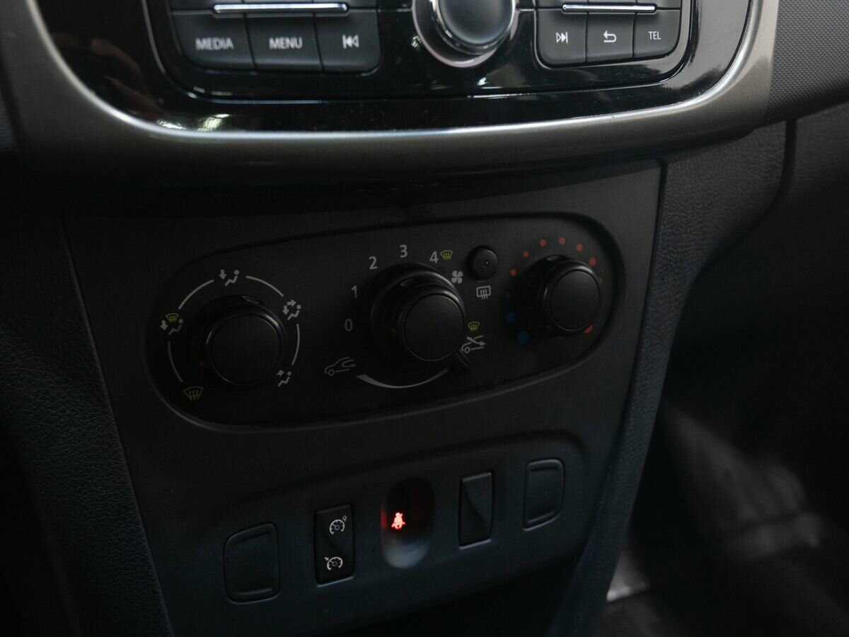 Renault Sandero б/у, 2016, Механическая. Фото: #14