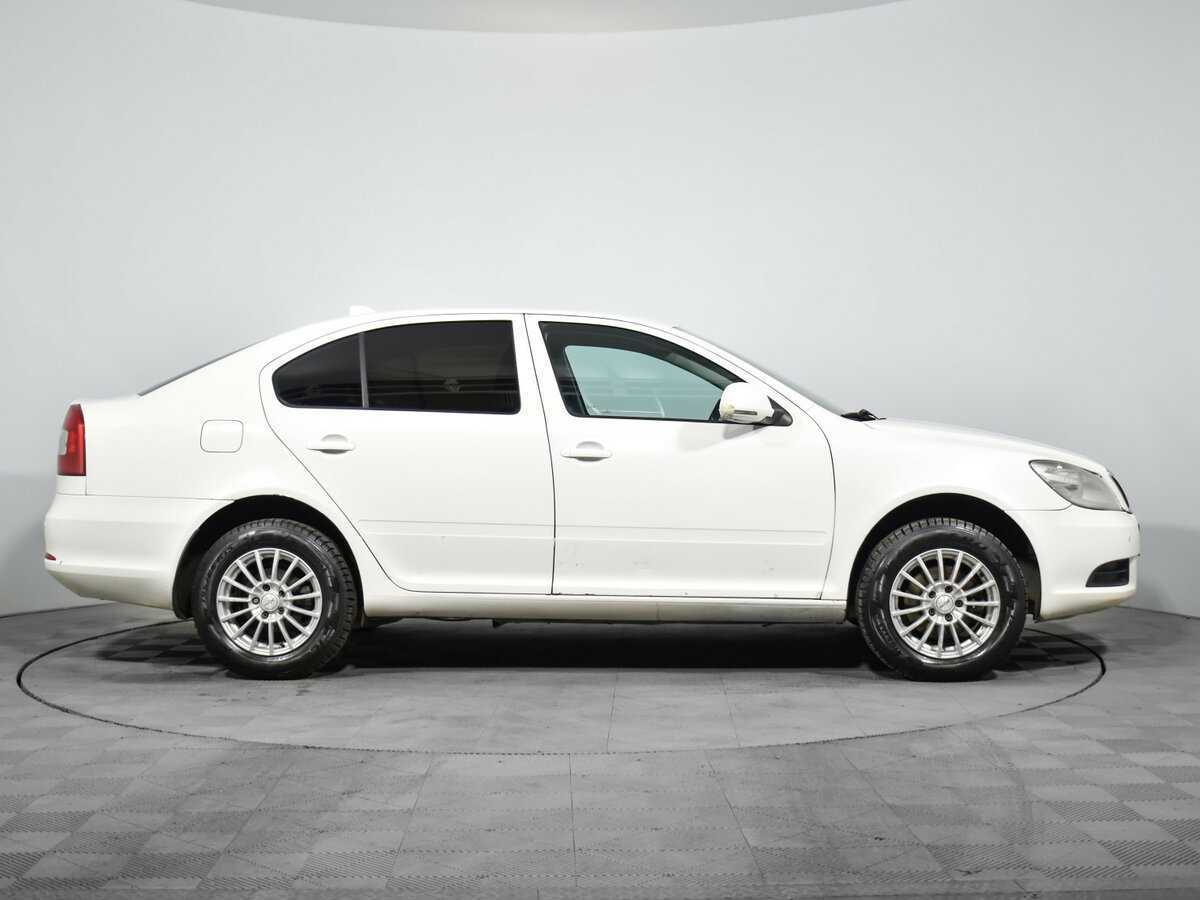 Skoda Octavia б/у, 2012, Механическая. Фото: #3