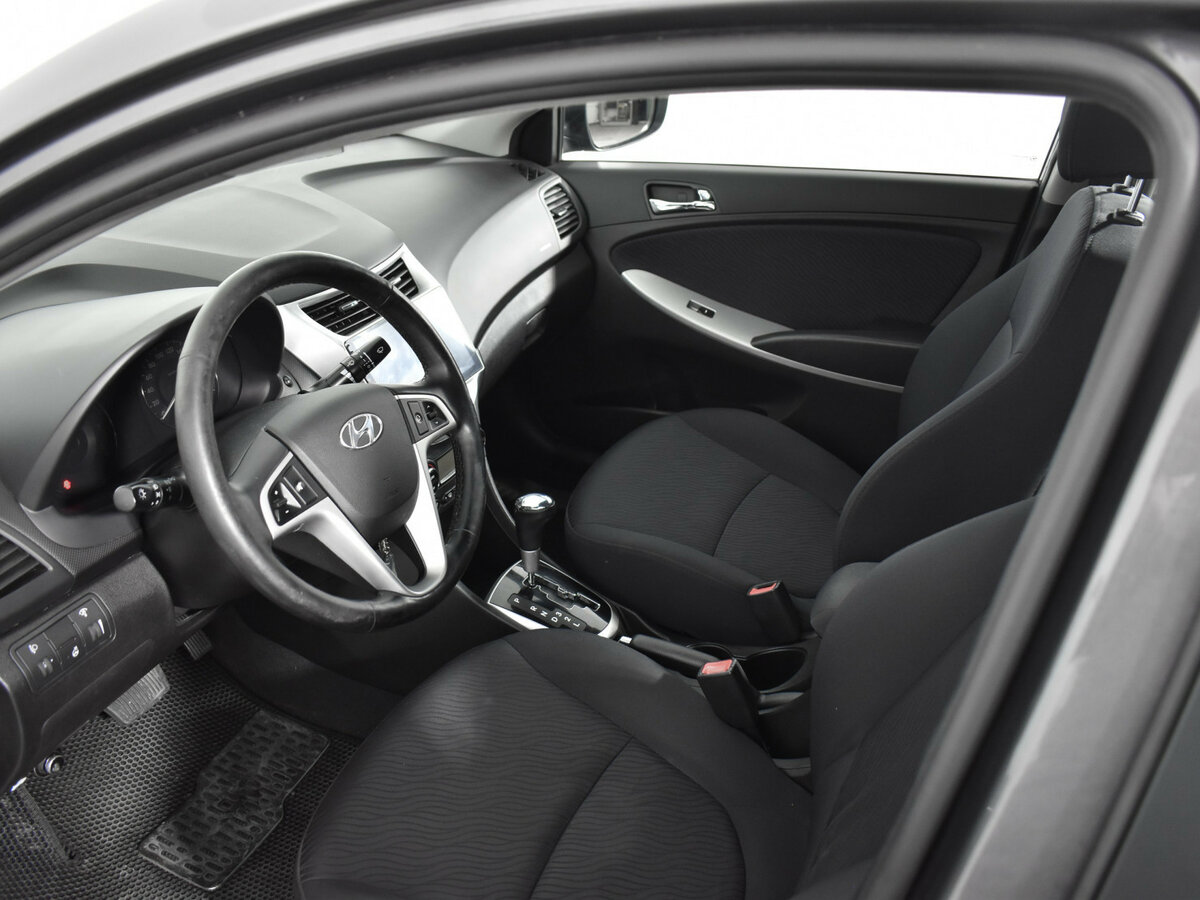 Hyundai Solaris б/у, 2013, Автоматическая. Фото: #8