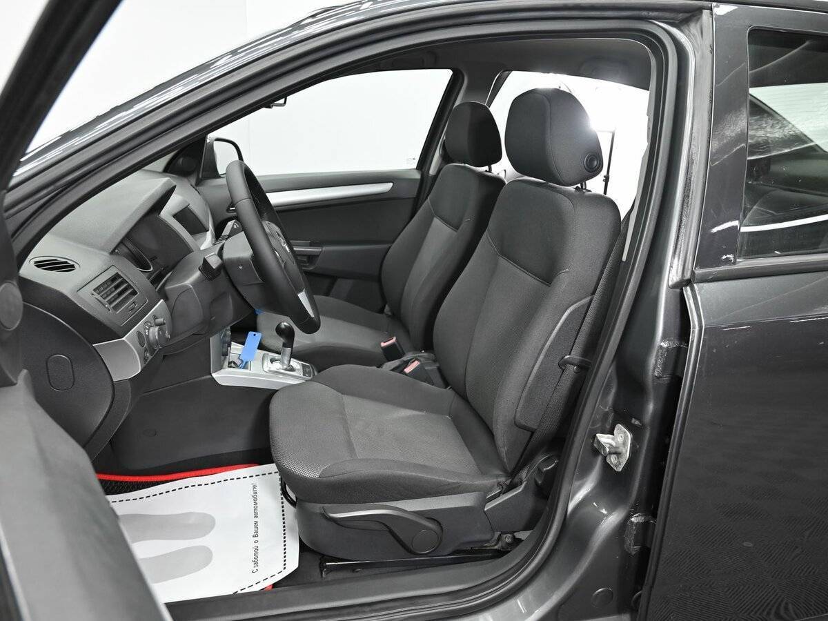 Opel Astra б/у, 2012, Роботизированная. Фото: #5