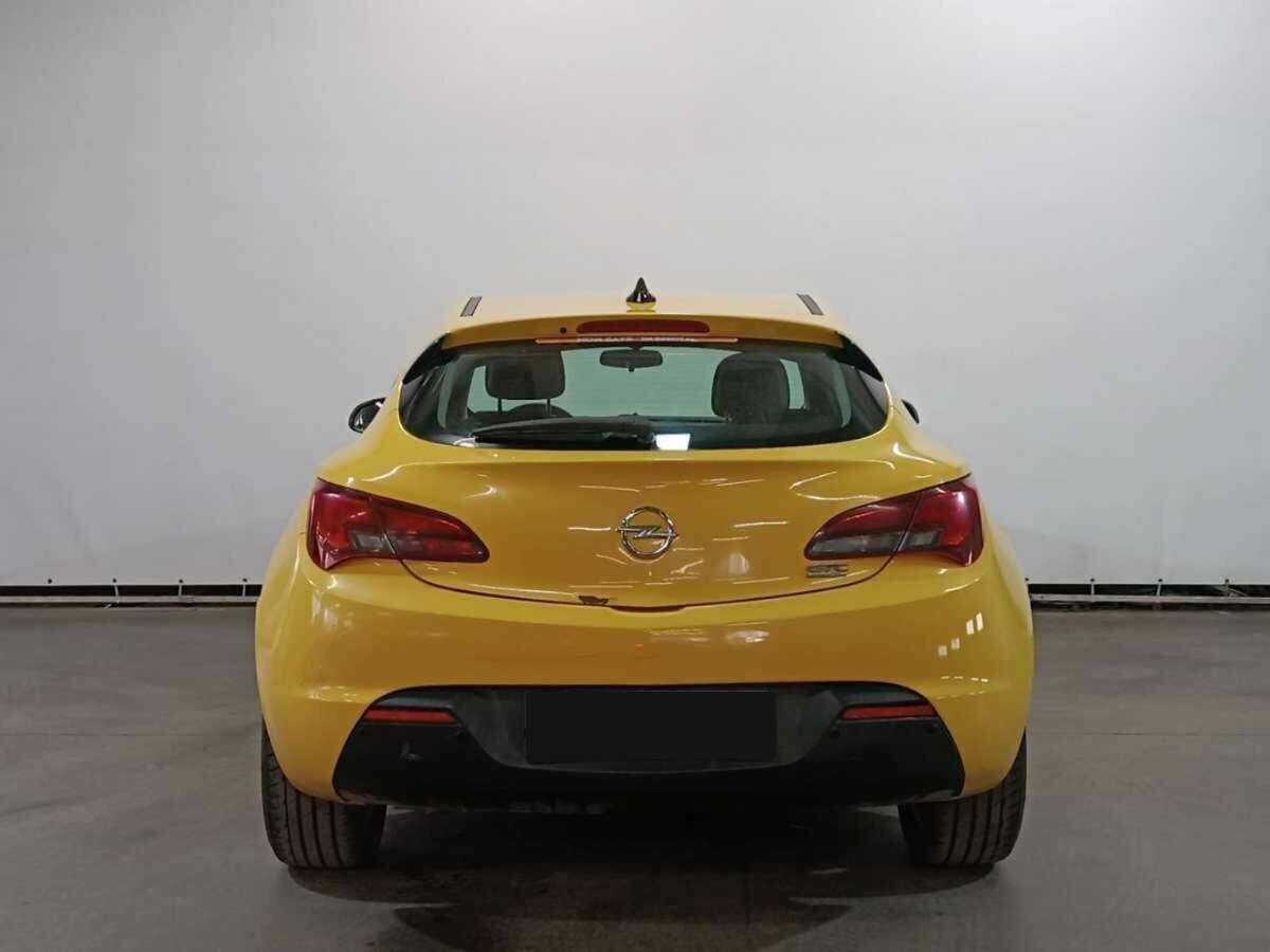 Opel Astra б/у, 2013, Механическая. Фото: #4