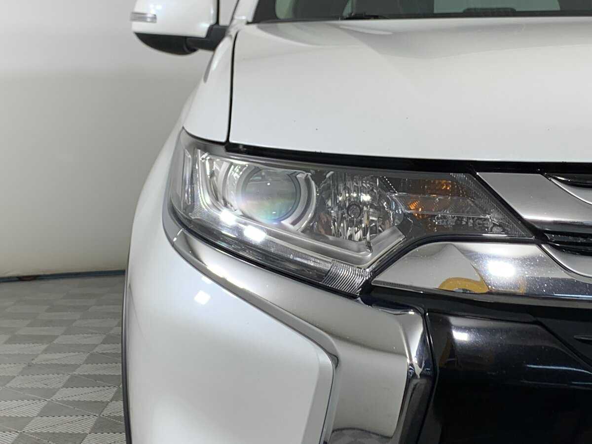 Mitsubishi Outlander б/у, 2016, Вариатор. Фото: #9