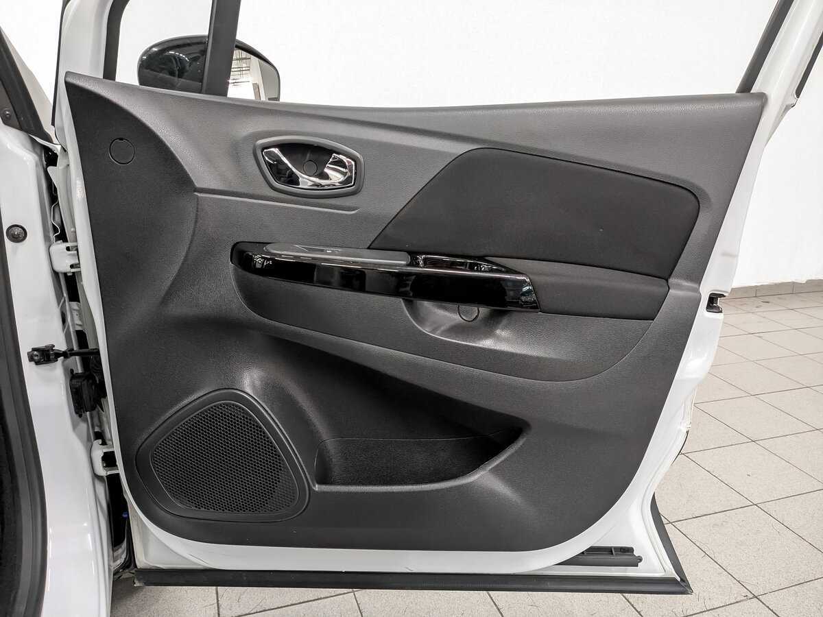 Renault Kaptur б/у, 2017, Автоматическая. Фото: #23