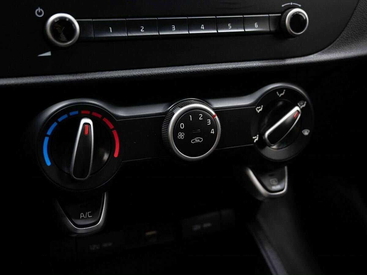 Kia Rio б/у, 2022, Механическая. Фото: #19
