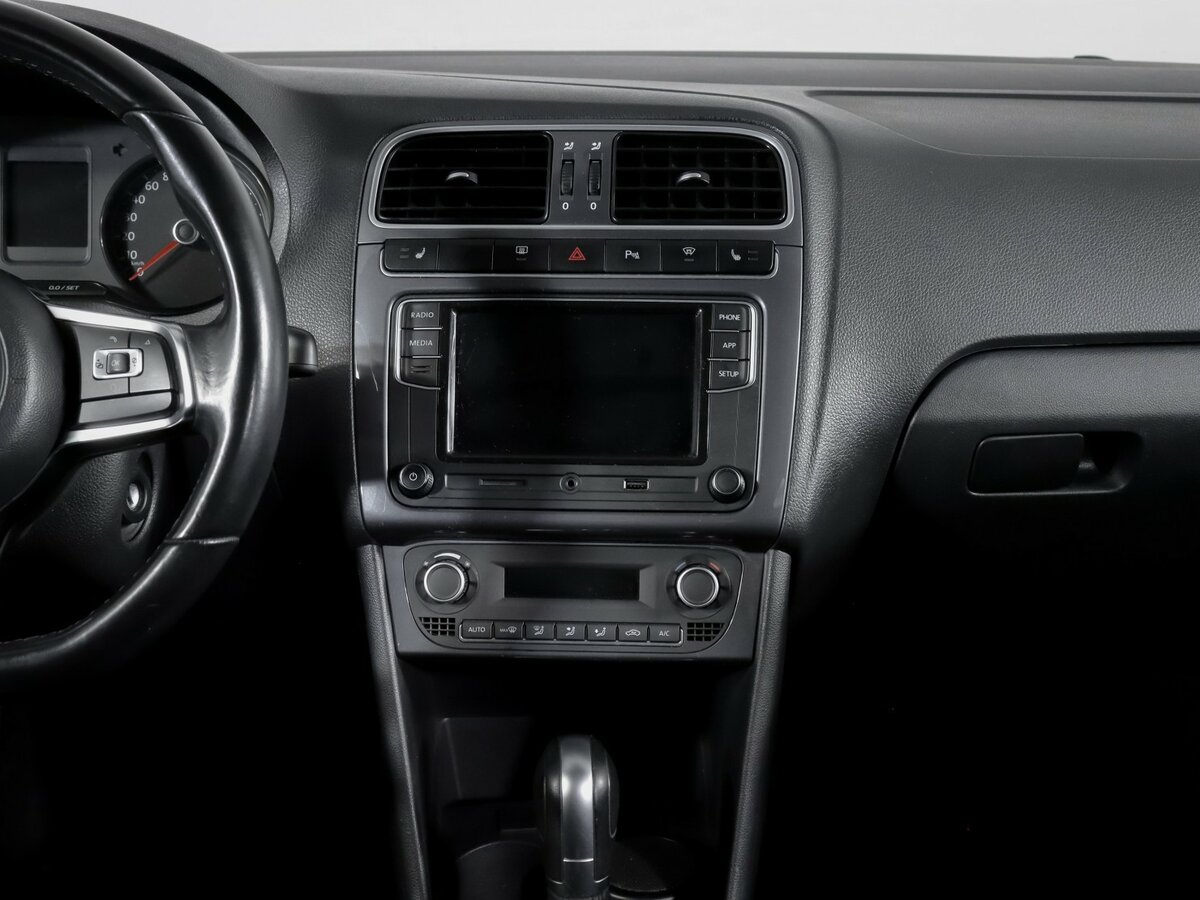 Volkswagen Polo б/у, 2019, Автоматическая. Фото: #10