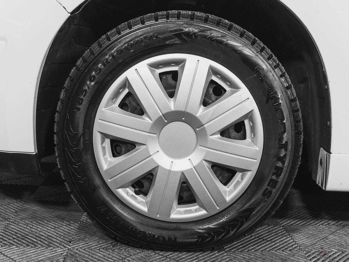 Nissan Tiida б/у, 2013, Механическая. Фото: #14