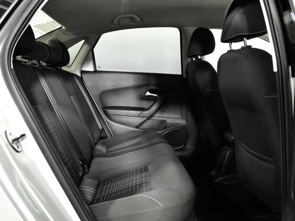 Volkswagen Polo б/у, 2015, Механическая. Фото: #9