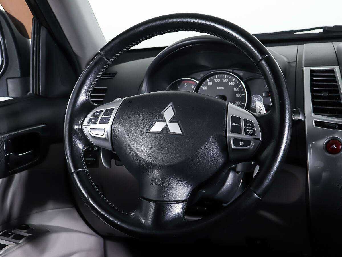 Mitsubishi Pajero Sport б/у, 2014, Автоматическая. Фото: #13