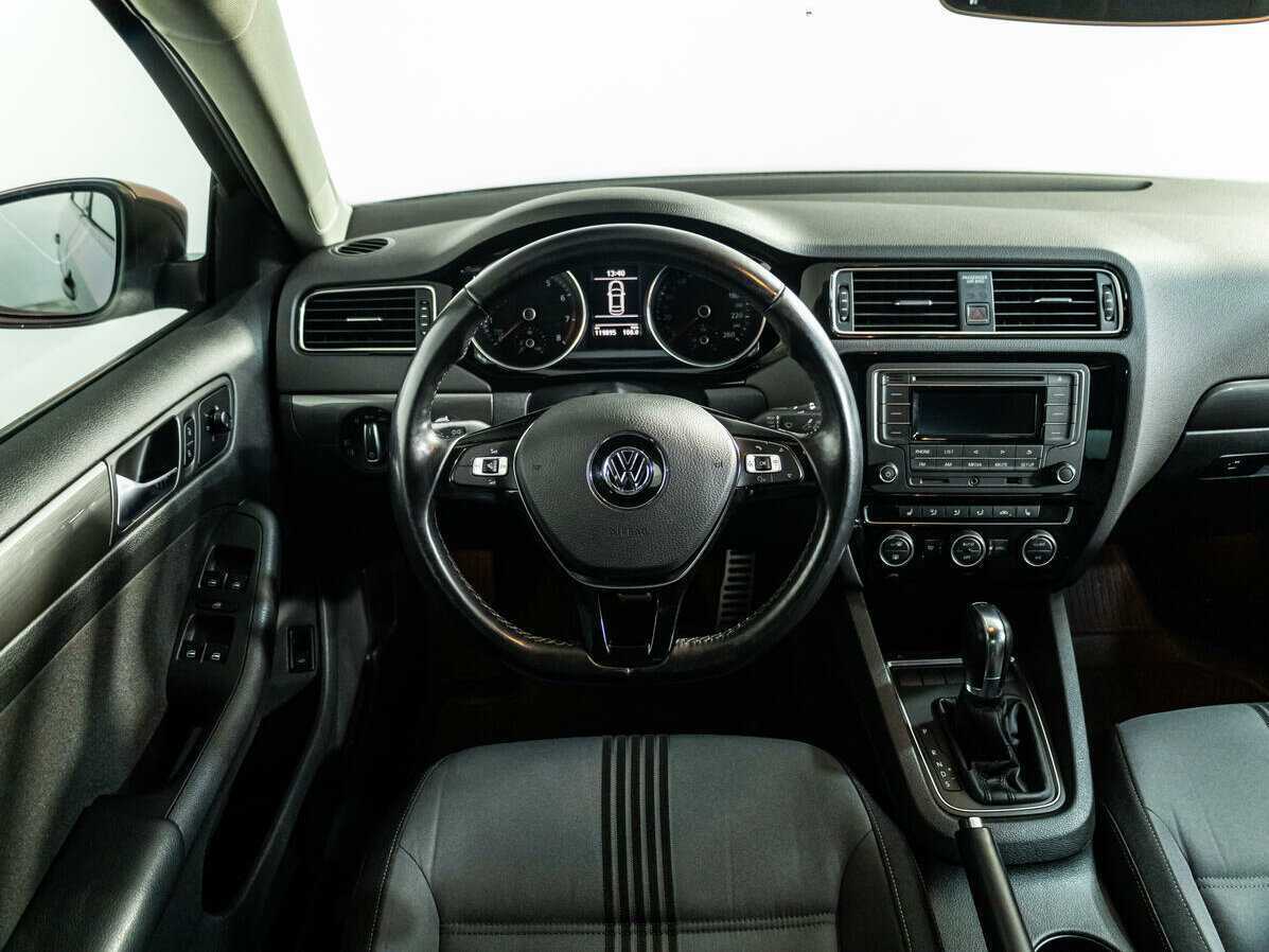 Volkswagen Jetta б/у, 2016, Автоматическая. Фото: #11
