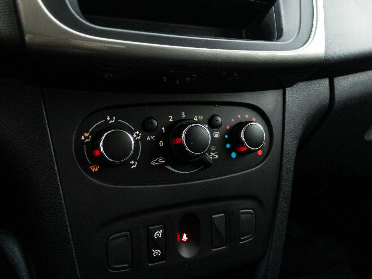 Renault Sandero б/у, 2018, Механическая. Фото: #14