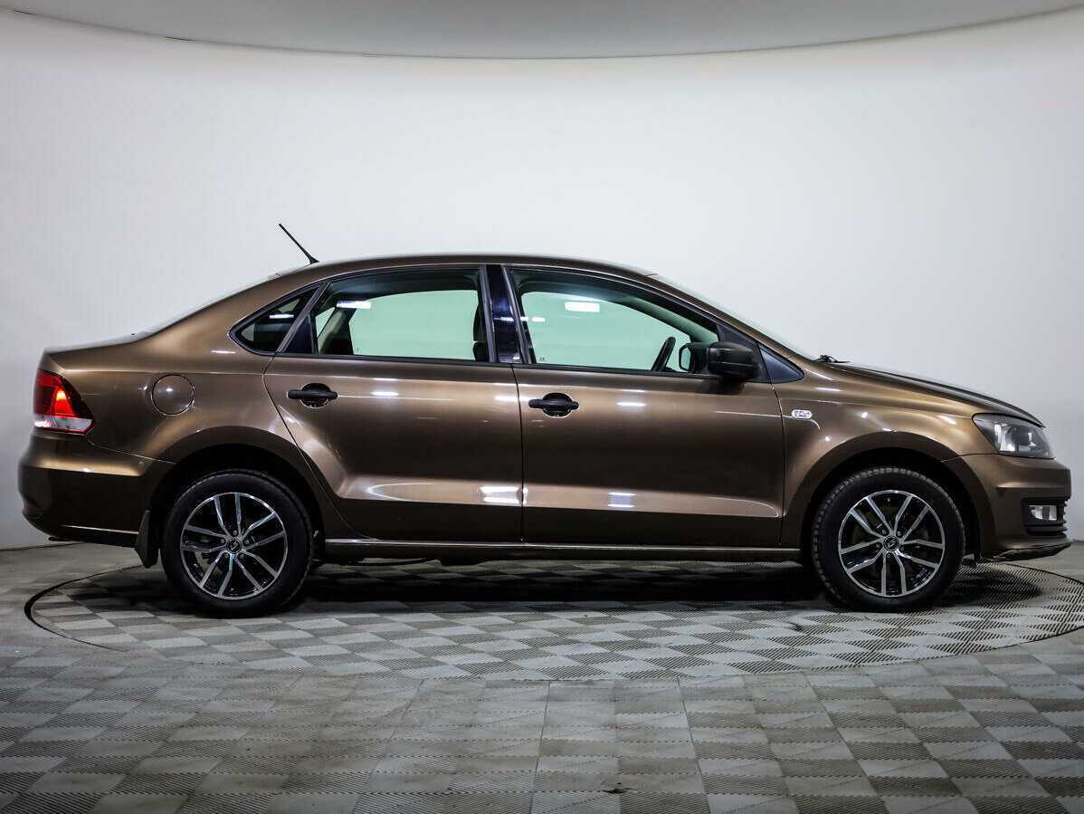 Volkswagen Polo б/у, 2016, Механическая. Фото: #2