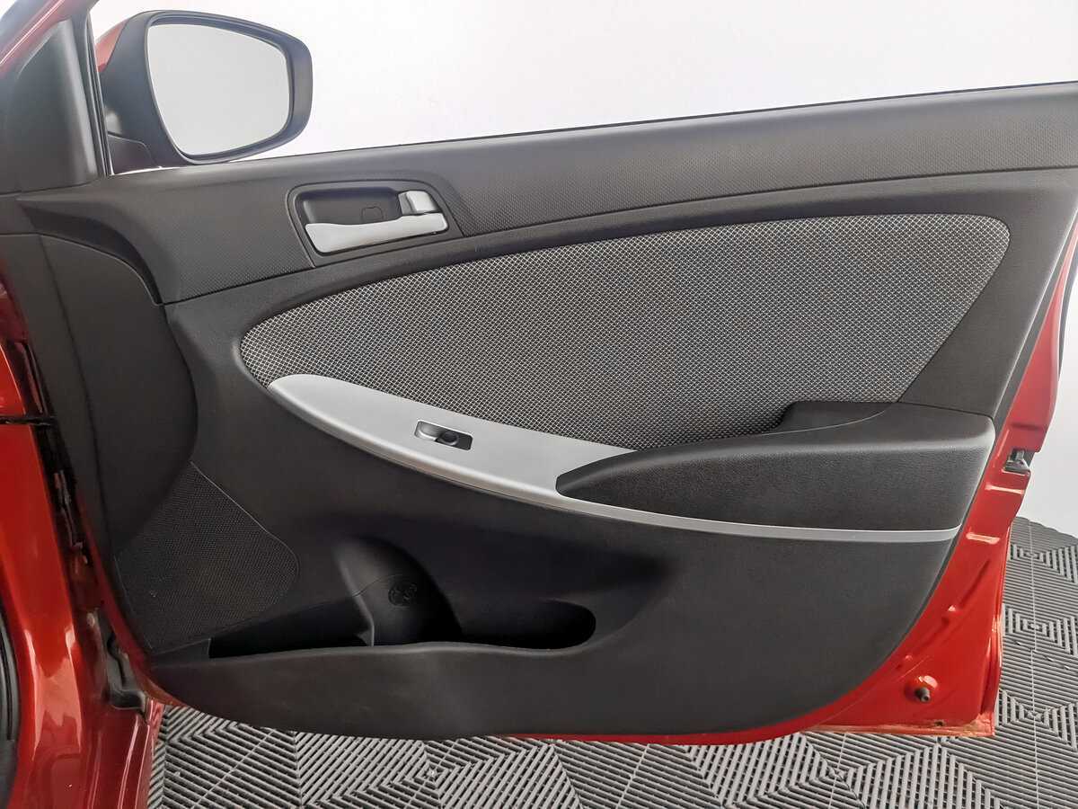 Hyundai Solaris б/у, 2012, Механическая. Фото: #19