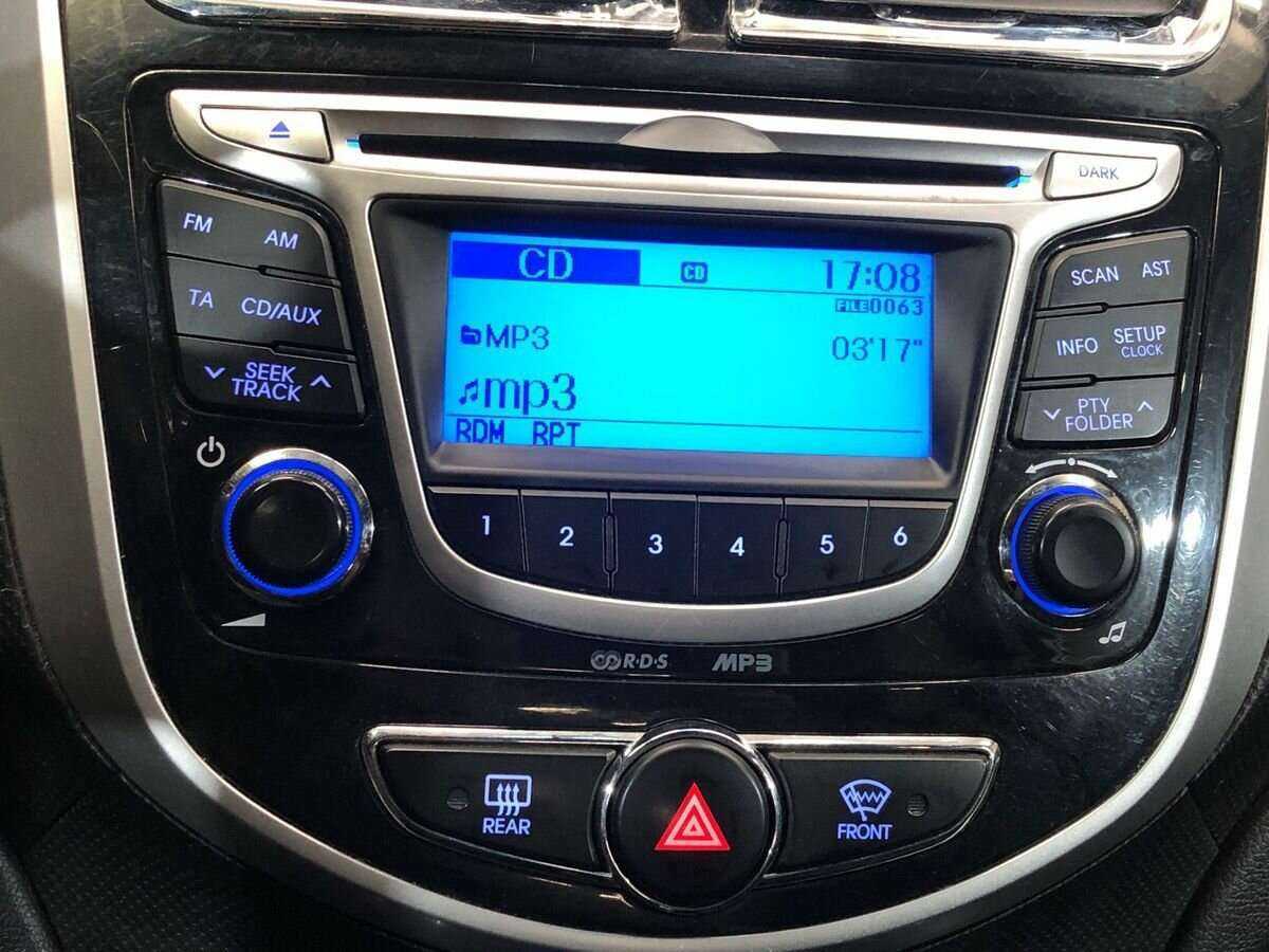 Hyundai Solaris б/у, 2014, Механическая. Фото: #12